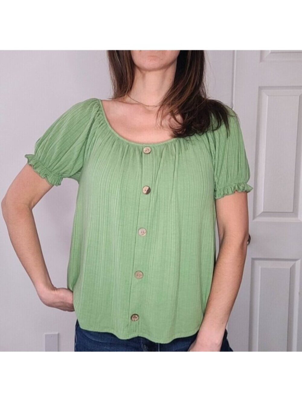 W5 Sage Green Button Front Puff Short Sleeve Blouse Size Medium